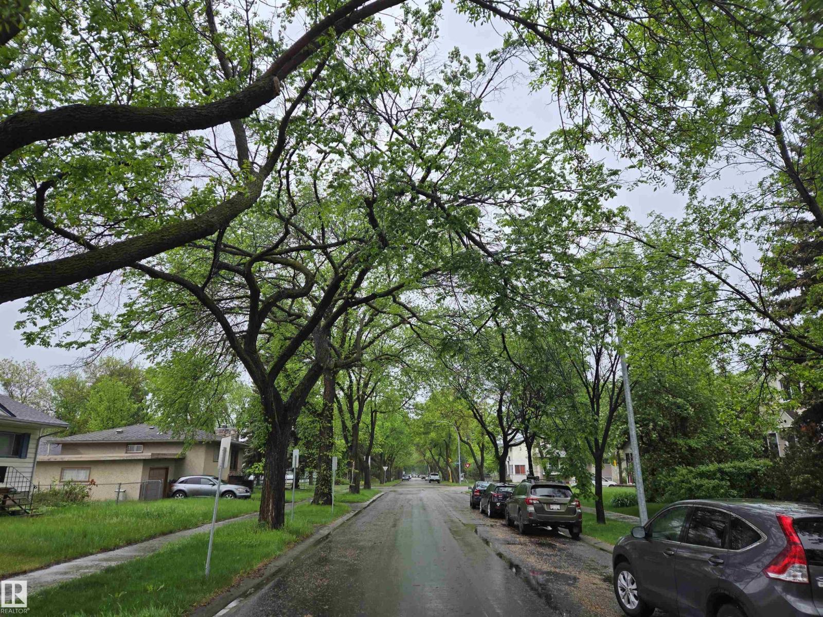 7944 81 AV NW - 3