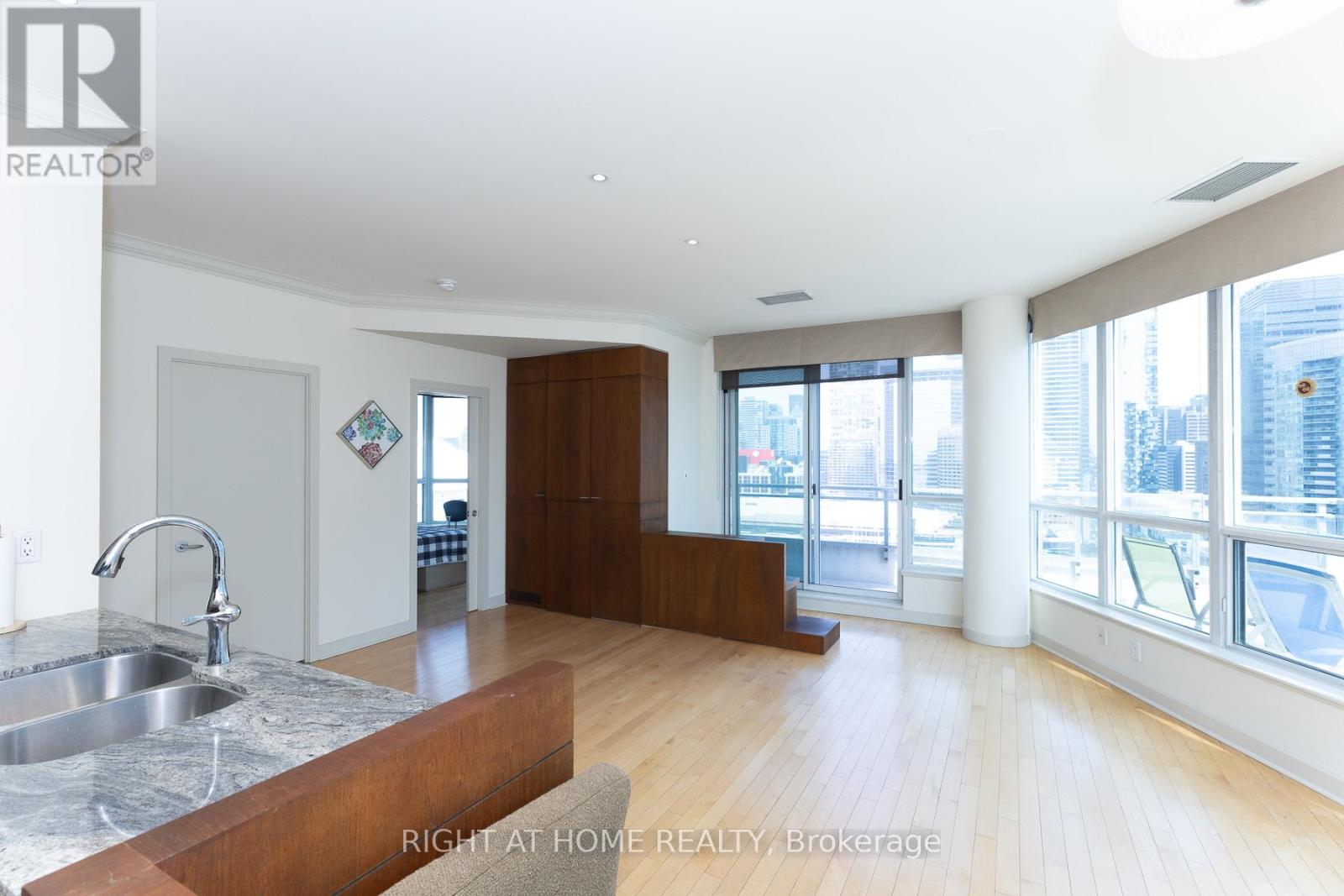2801 (PH 1) - 228 QUEENS QUAY W - 18