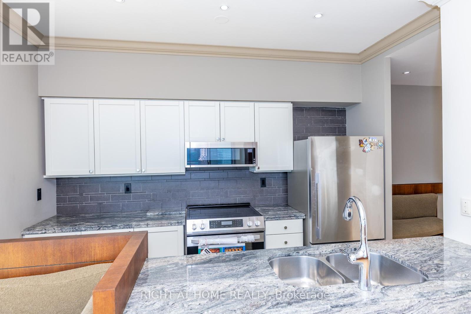 2801 (PH 1) - 228 QUEENS QUAY W - 25