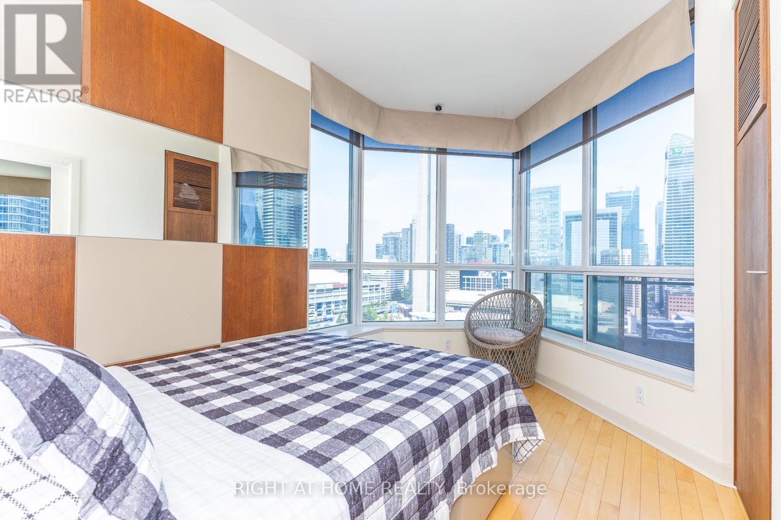 2801 (PH 1) - 228 QUEENS QUAY W - 33