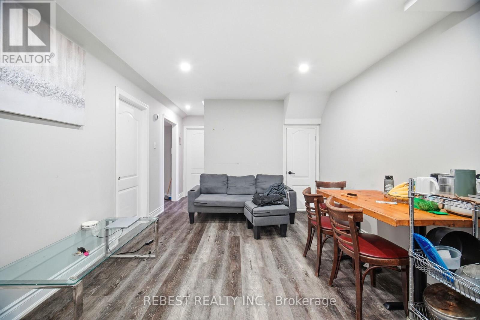 66 DARLINGTON DRIVE - 19