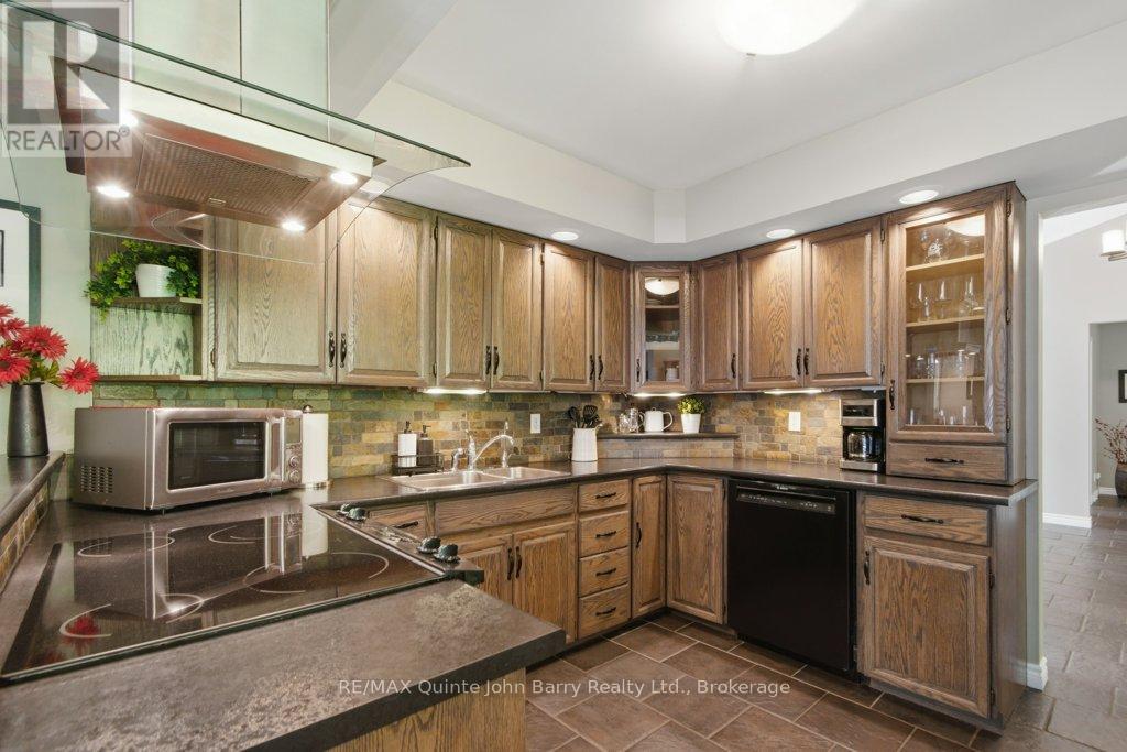 256 COLONIAL DRIVE - 12
