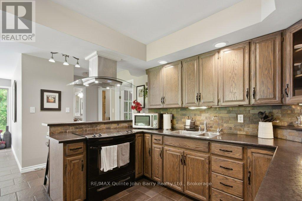 256 COLONIAL DRIVE - 13