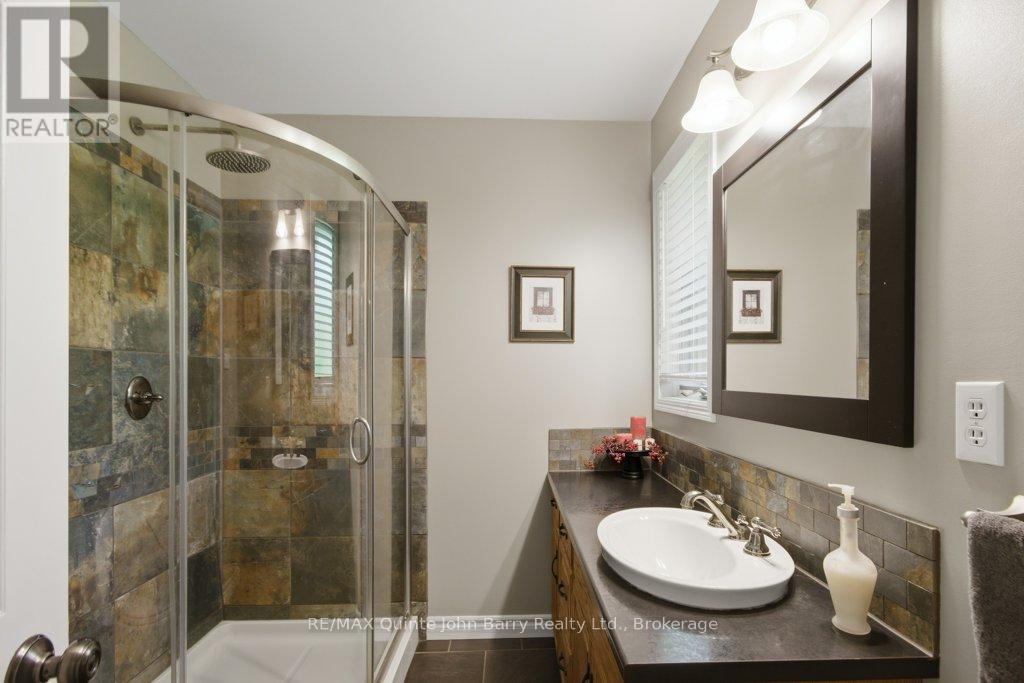 256 COLONIAL DRIVE - 19