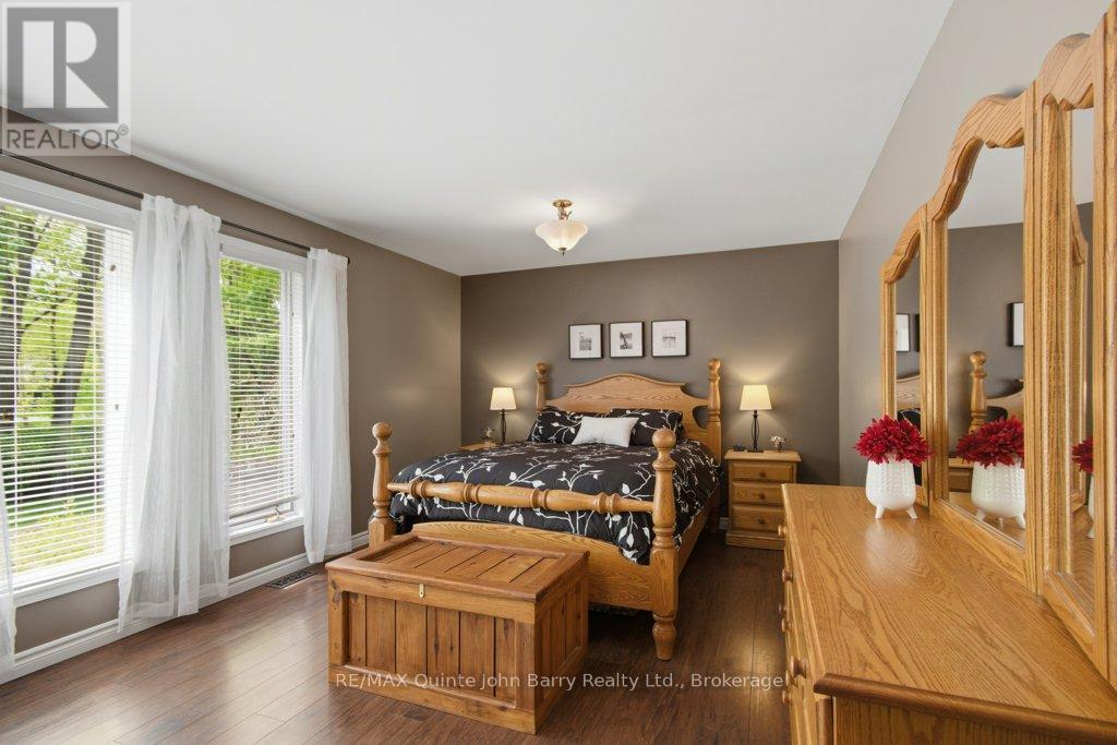 256 COLONIAL DRIVE - 20