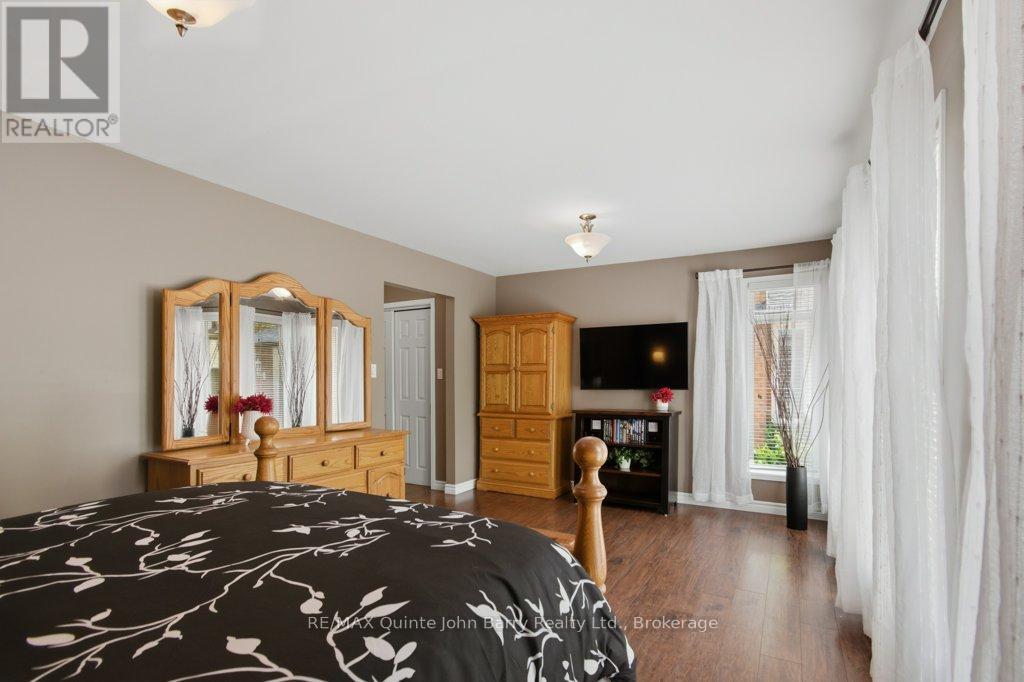 256 COLONIAL DRIVE - 21