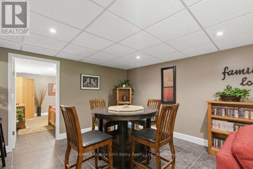 256 COLONIAL DRIVE - 29