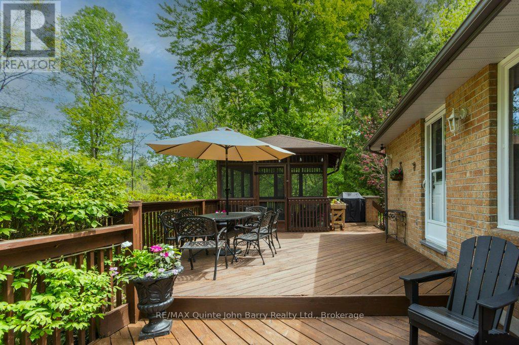256 COLONIAL DRIVE - 36