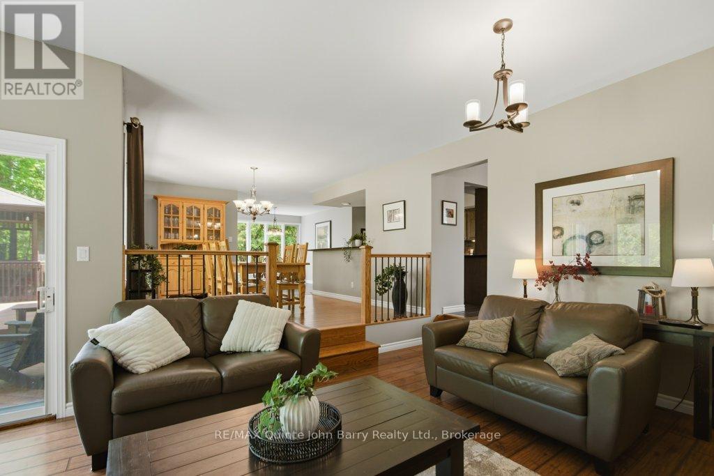 256 COLONIAL DRIVE - 9