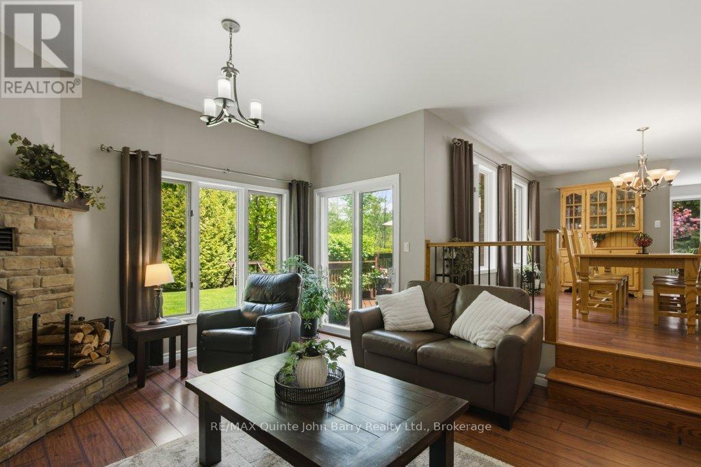 256 COLONIAL DRIVE - 8