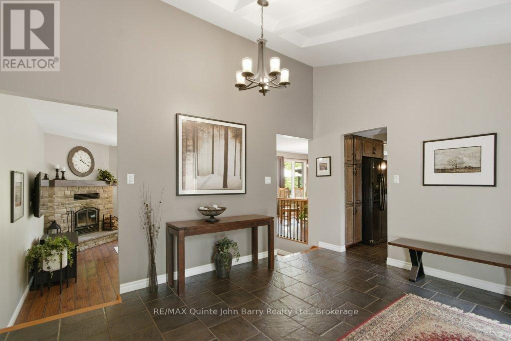 256 COLONIAL DRIVE - 6