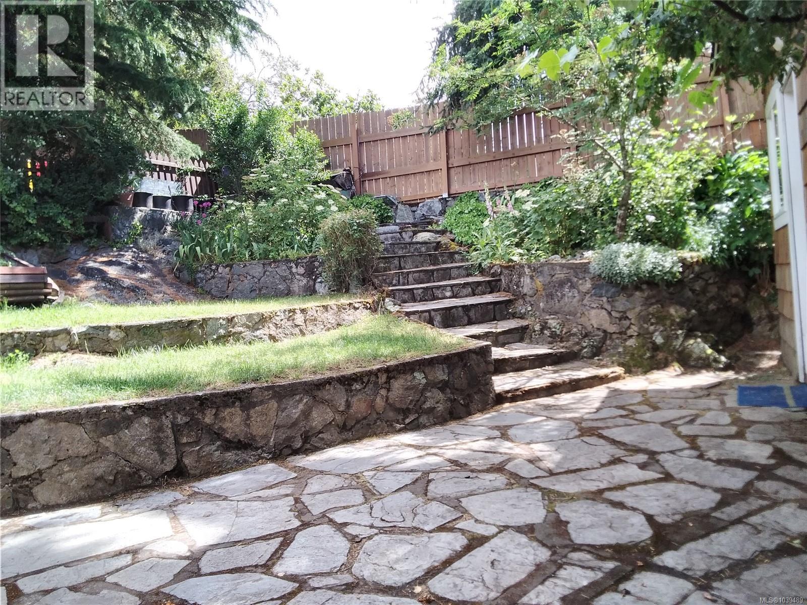 2739 Grosvenor Rd - 28