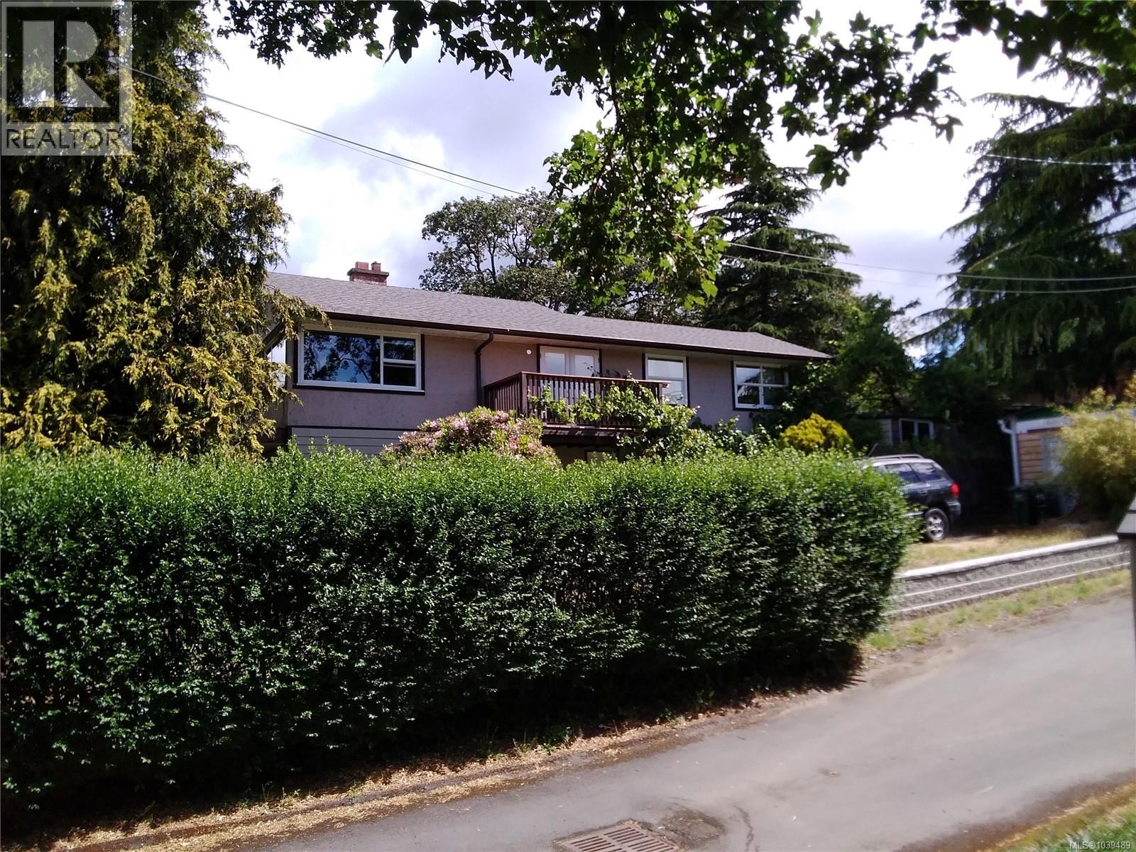 2739 Grosvenor Rd - 30