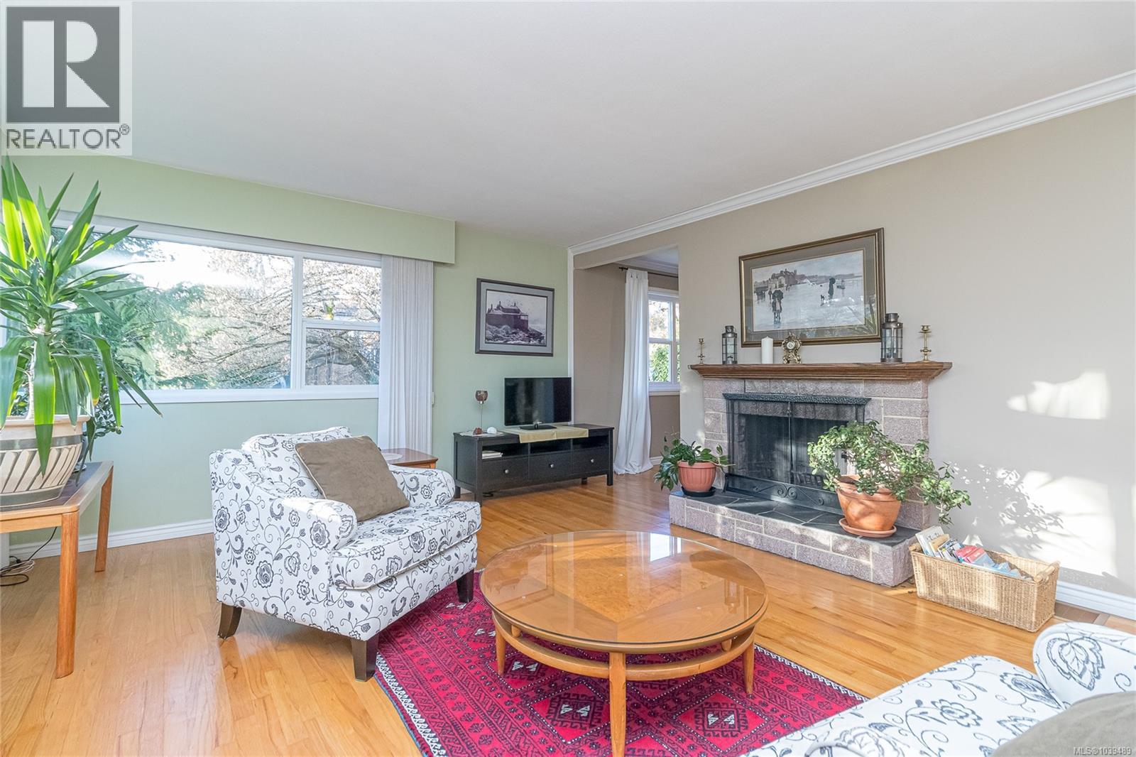 2739 Grosvenor Rd - 6