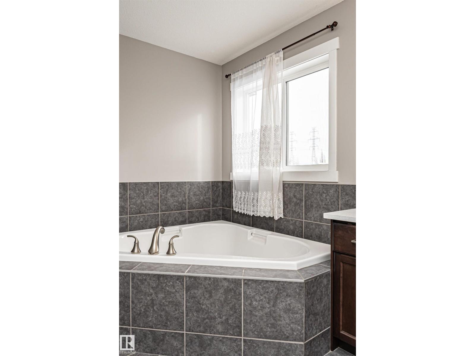 115 57 ST SW - 41