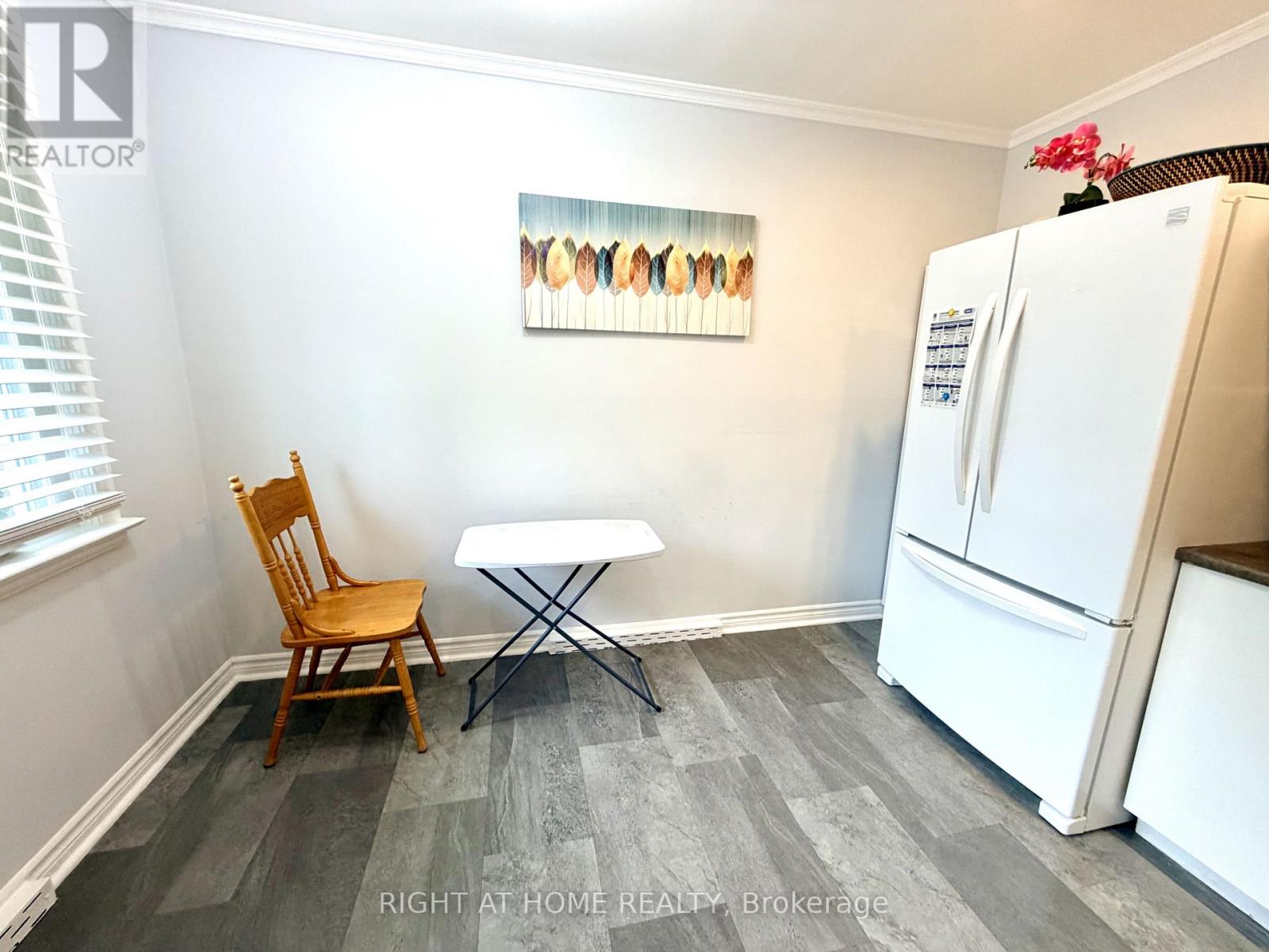 376 RIDGEWOOD CRESCENT - 12