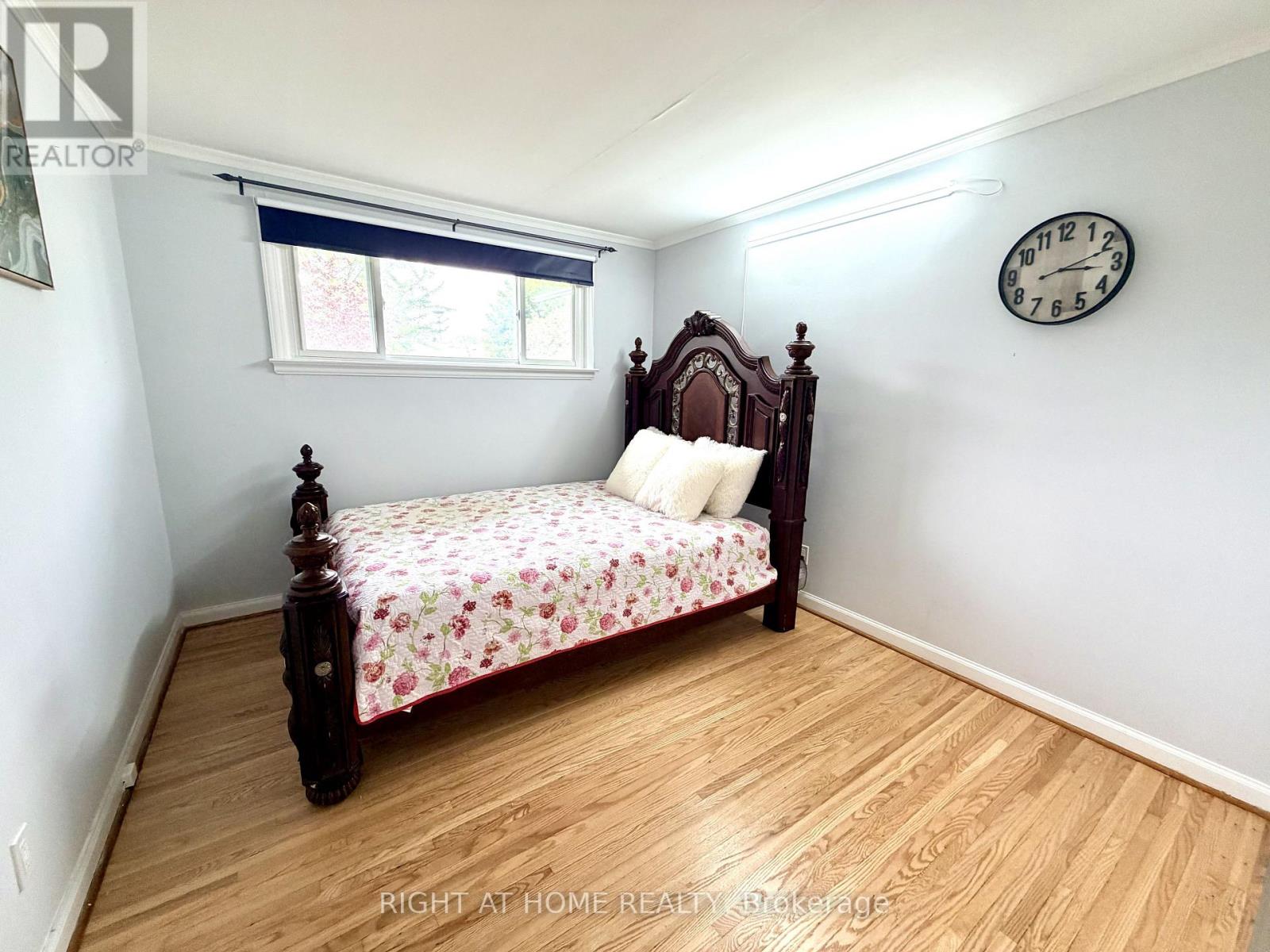 376 RIDGEWOOD CRESCENT - 26