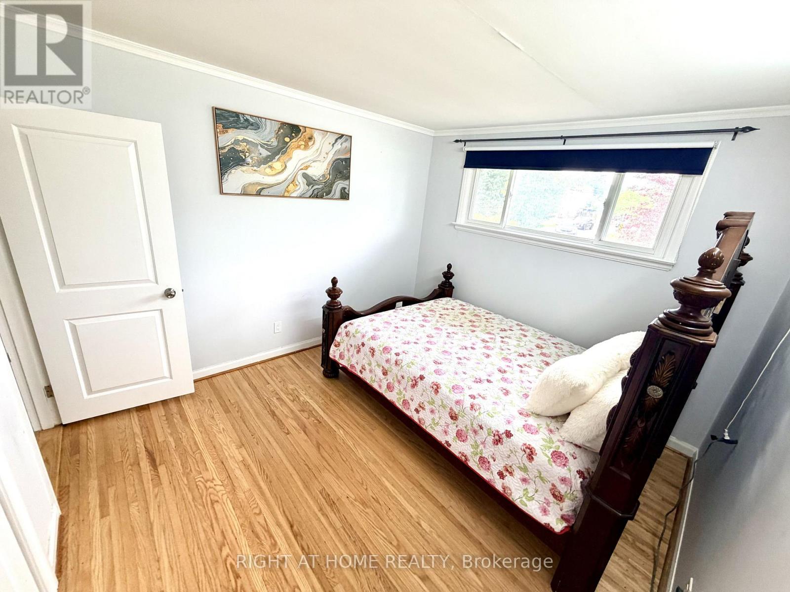 376 RIDGEWOOD CRESCENT - 27