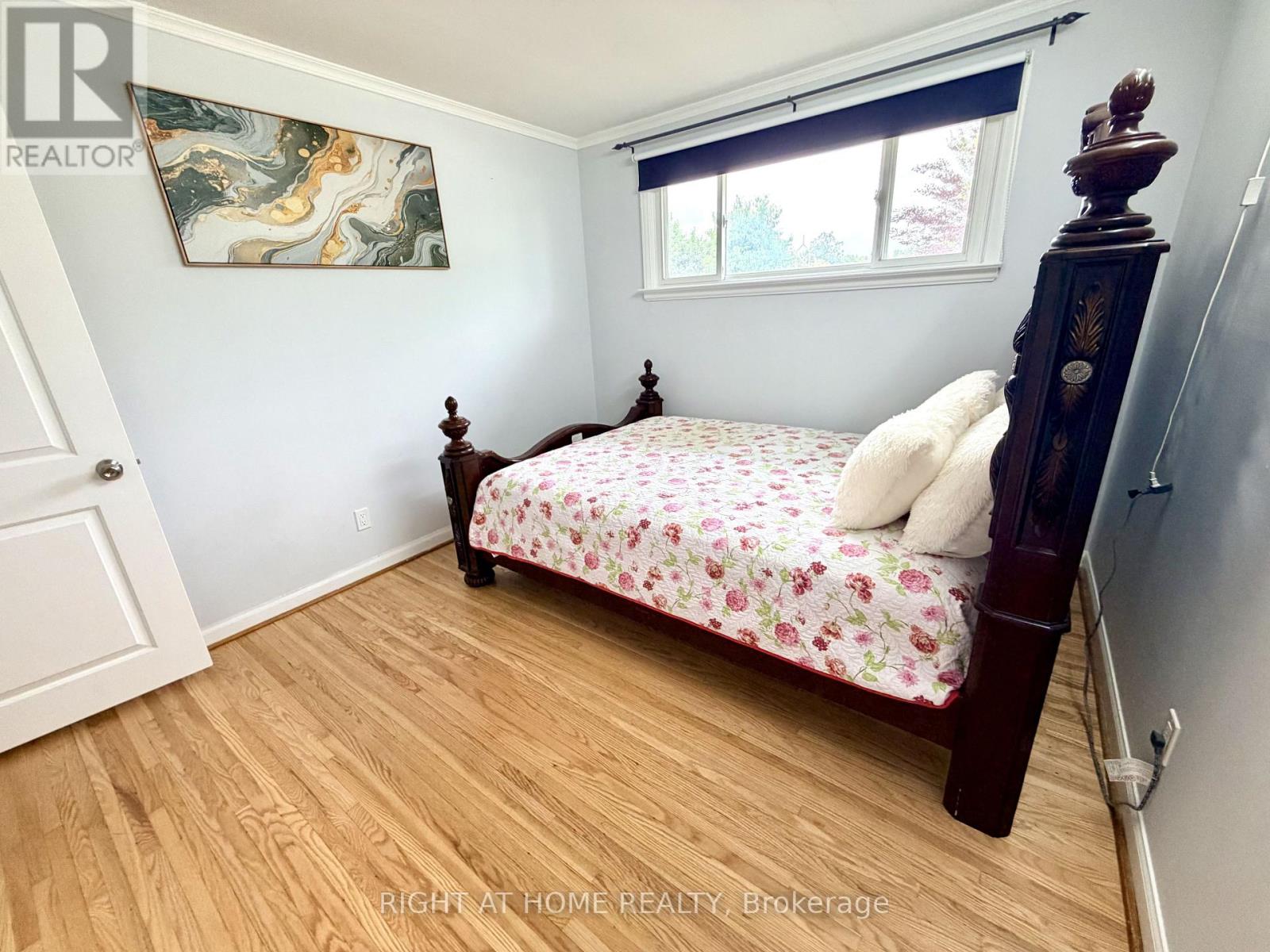 376 RIDGEWOOD CRESCENT - 28