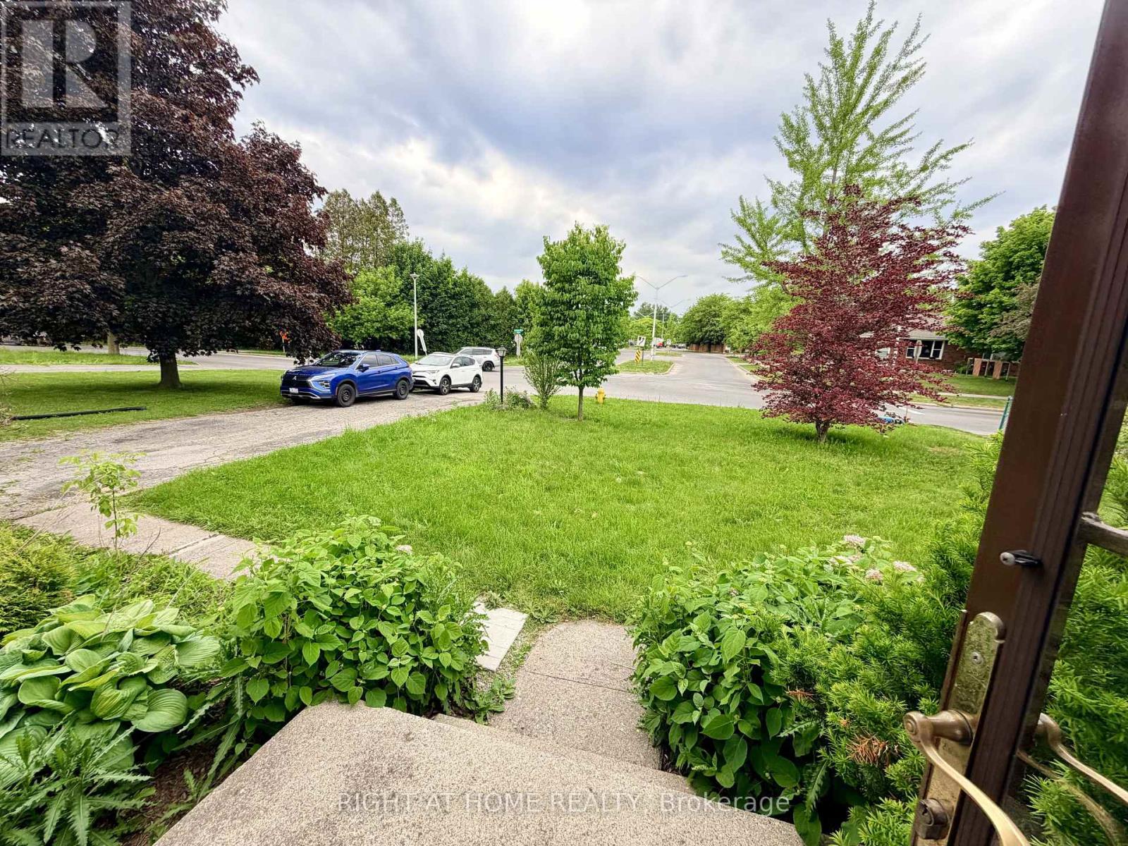 376 RIDGEWOOD CRESCENT - 4