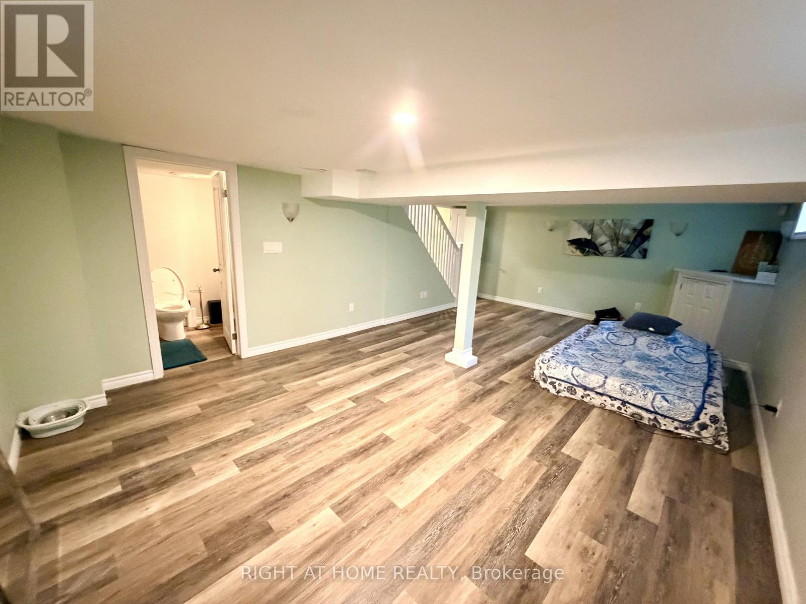 376 RIDGEWOOD CRESCENT - 42
