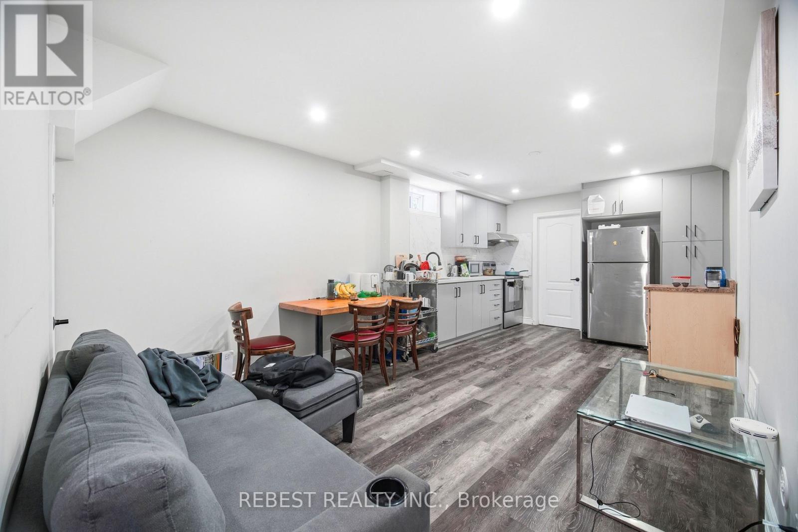 66 DARLINGTON DRIVE - 20
