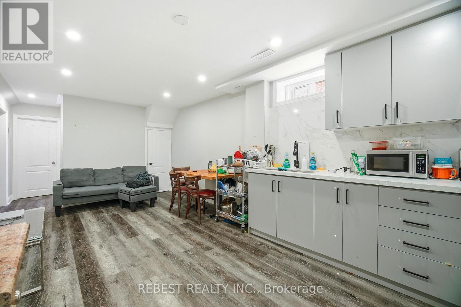 66 DARLINGTON DRIVE - 21