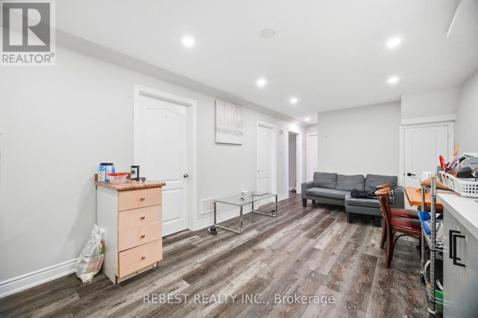 66 DARLINGTON DRIVE - 22