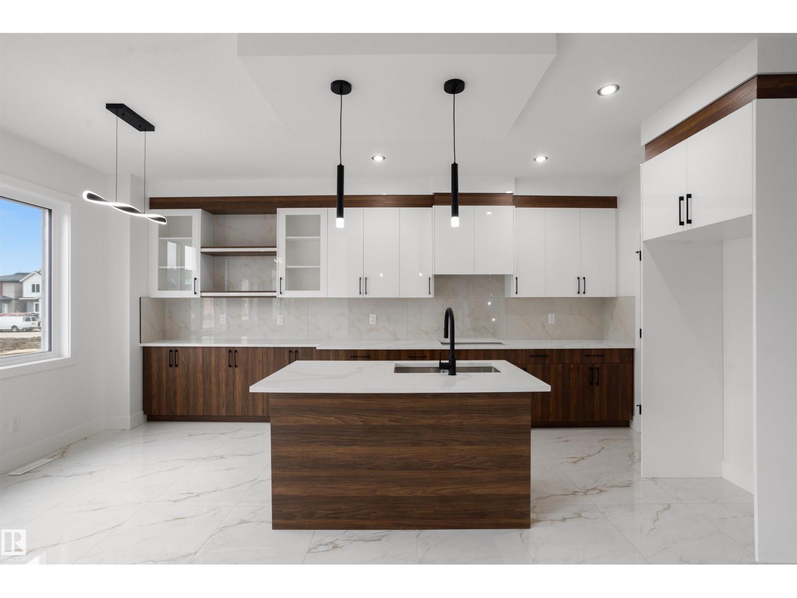 3034 7A AV SW — photo 11