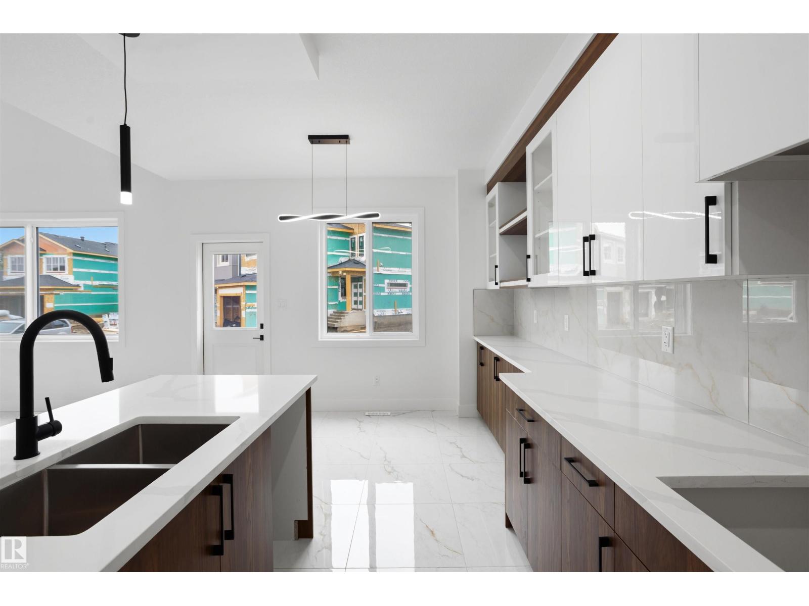 3034 7A AV SW — photo 16
