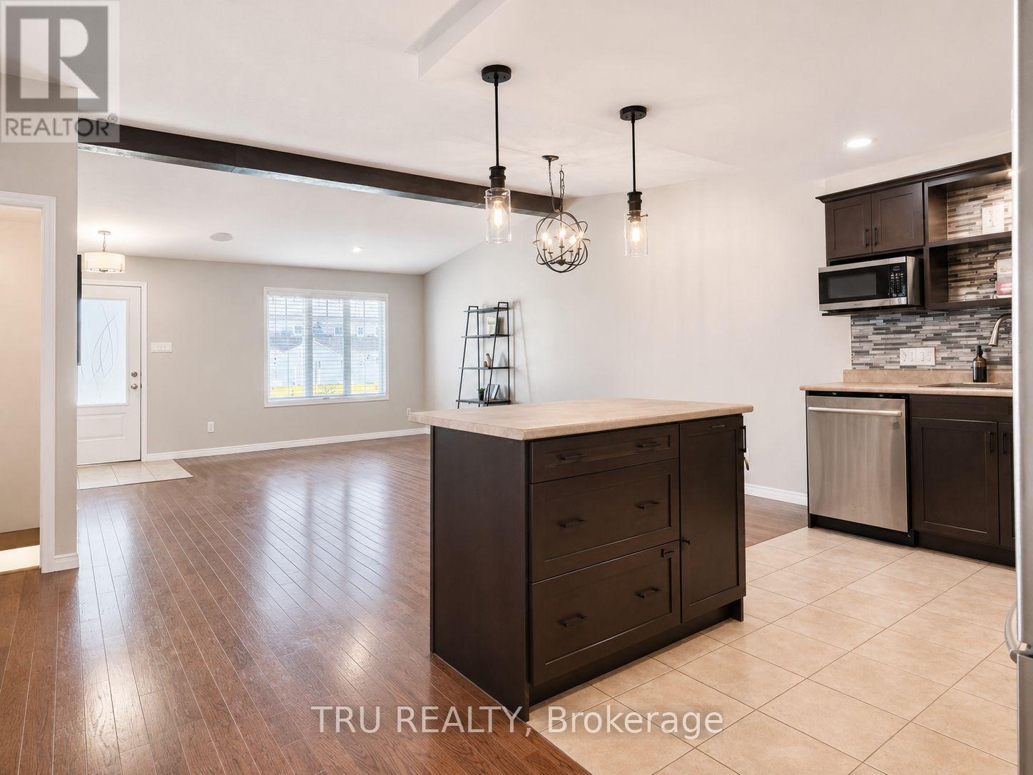 2315 LAVAL STREET - 9