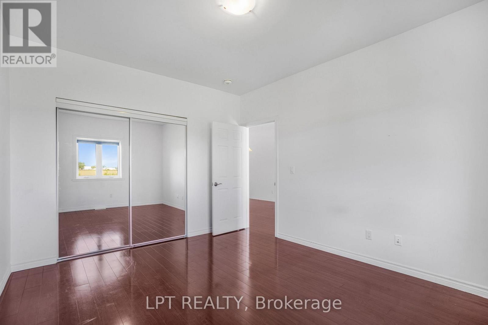 1041 JACYNTHE STREET - 12