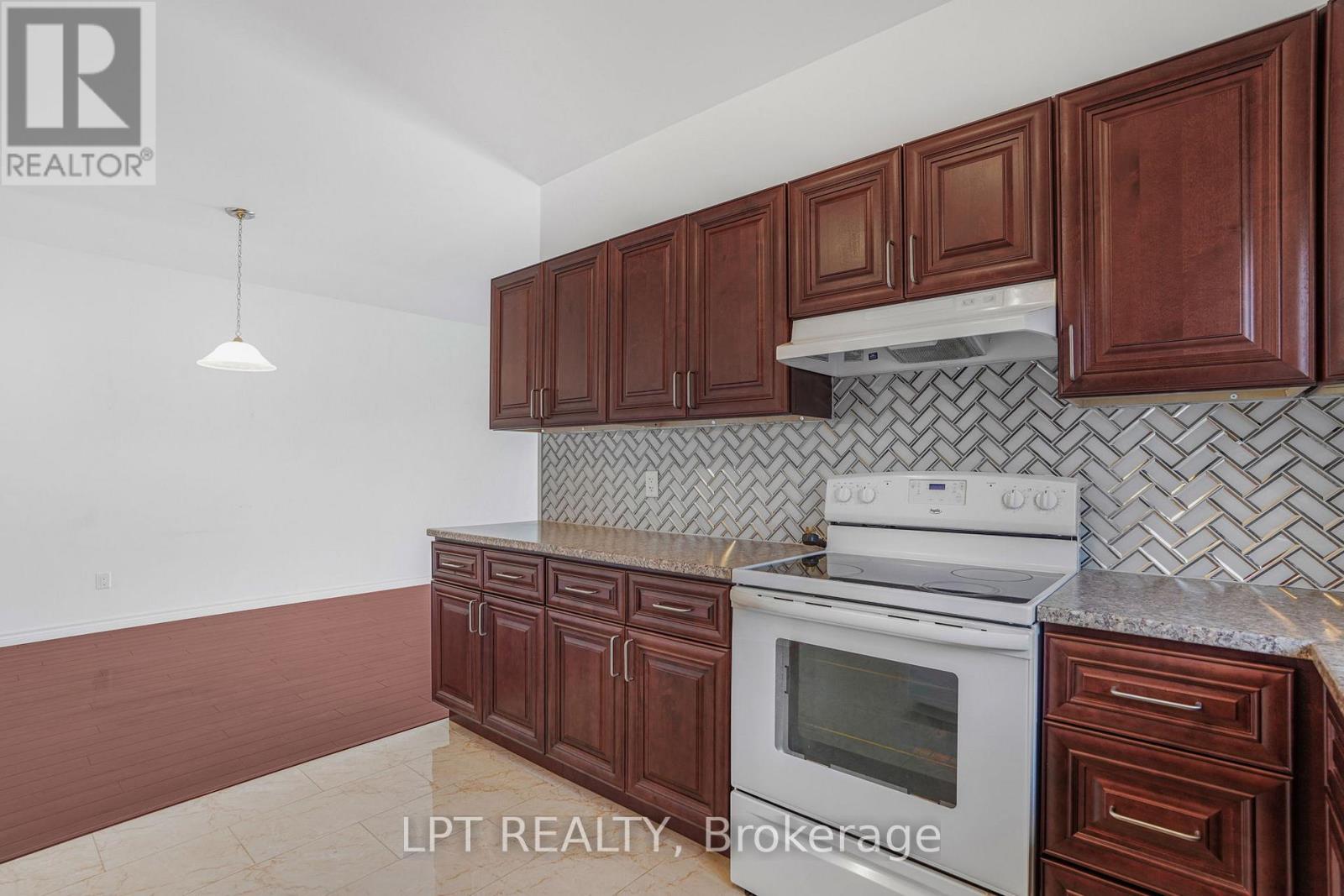 1041 JACYNTHE STREET - 16