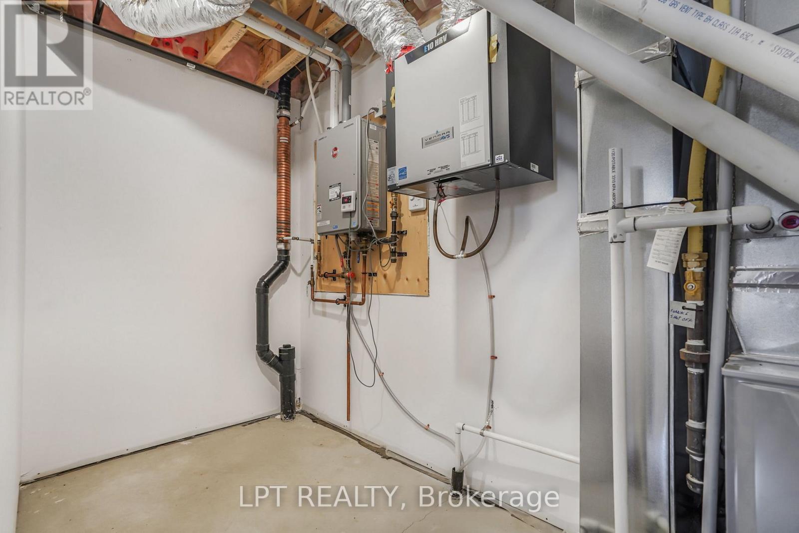 1041 JACYNTHE STREET - 28