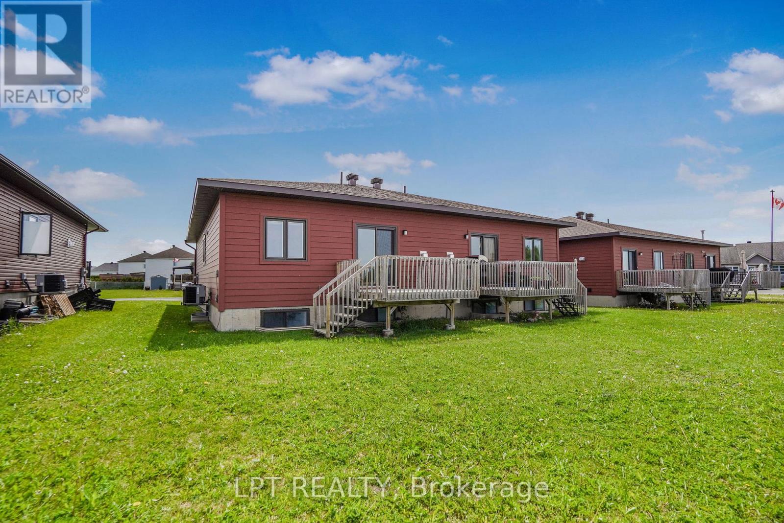 1041 JACYNTHE STREET - 30