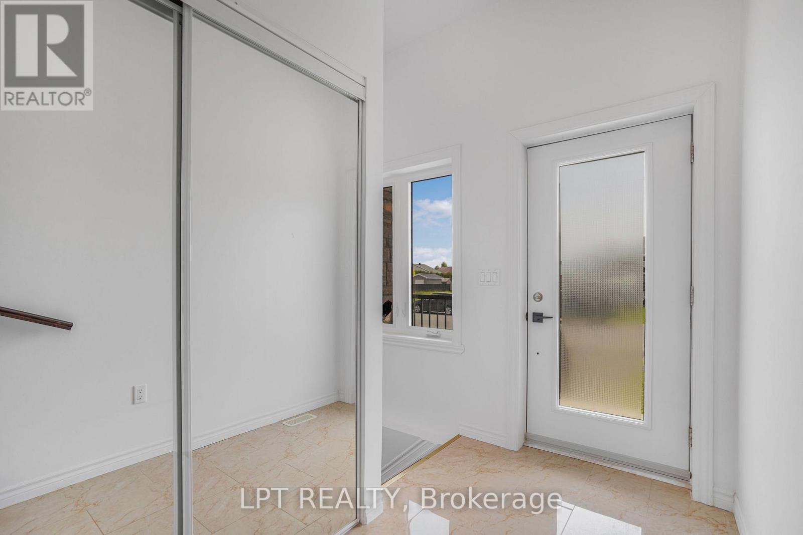 1041 JACYNTHE STREET - 4