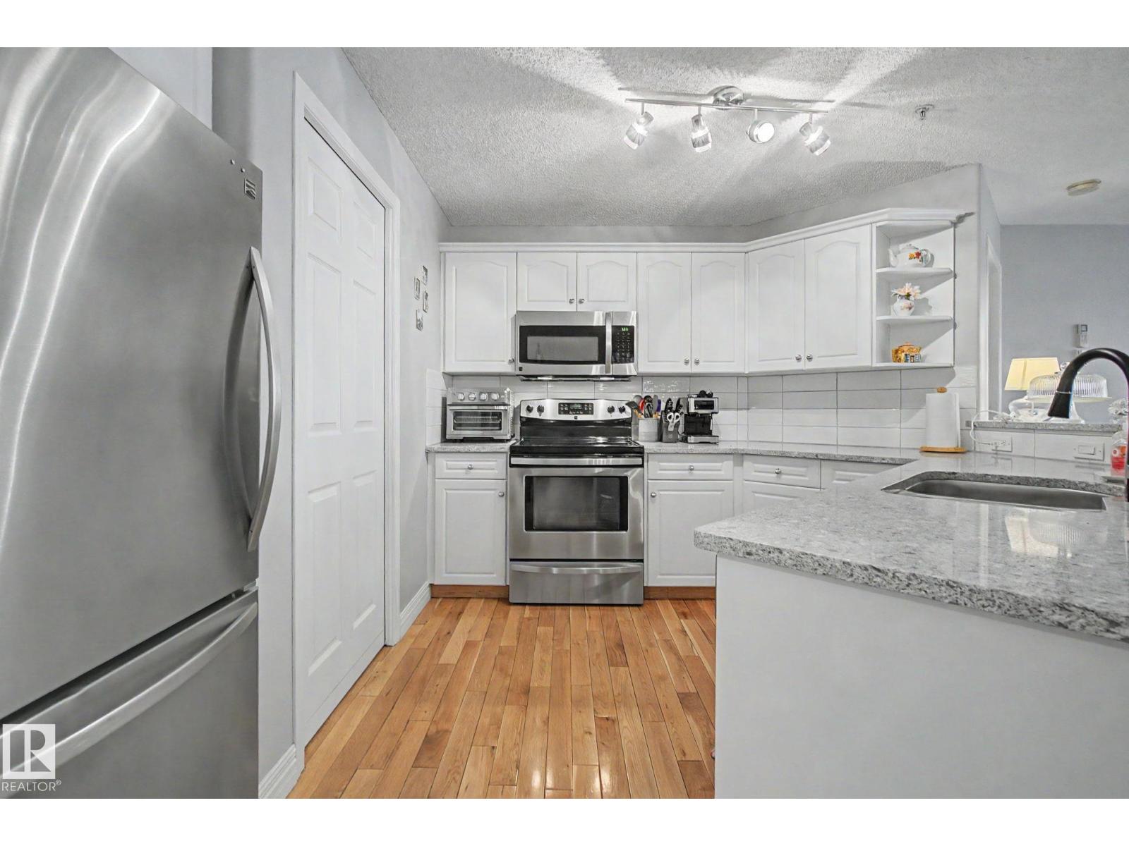 #308 10933 124 ST NW - 7