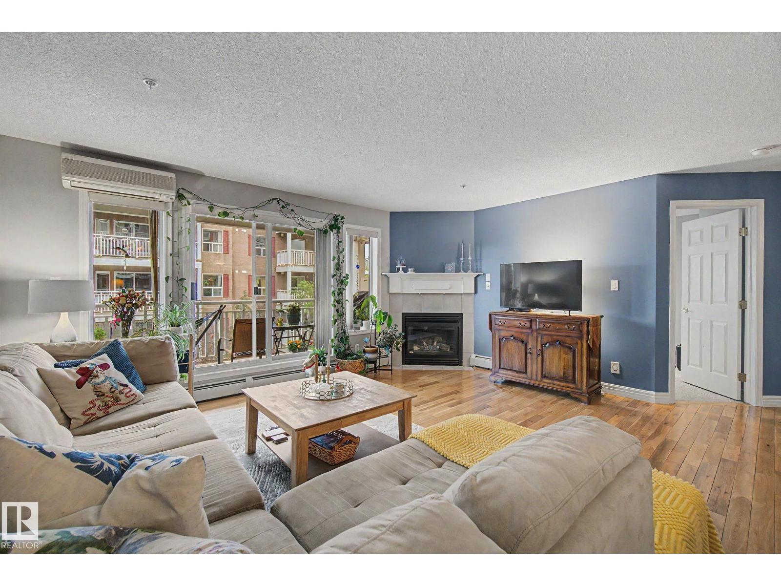 #308 10933 124 ST NW - 16