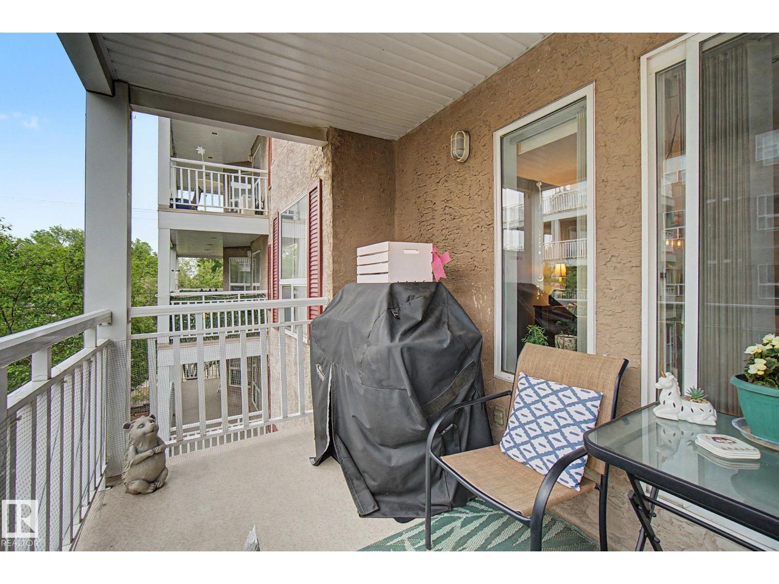 #308 10933 124 ST NW - 31