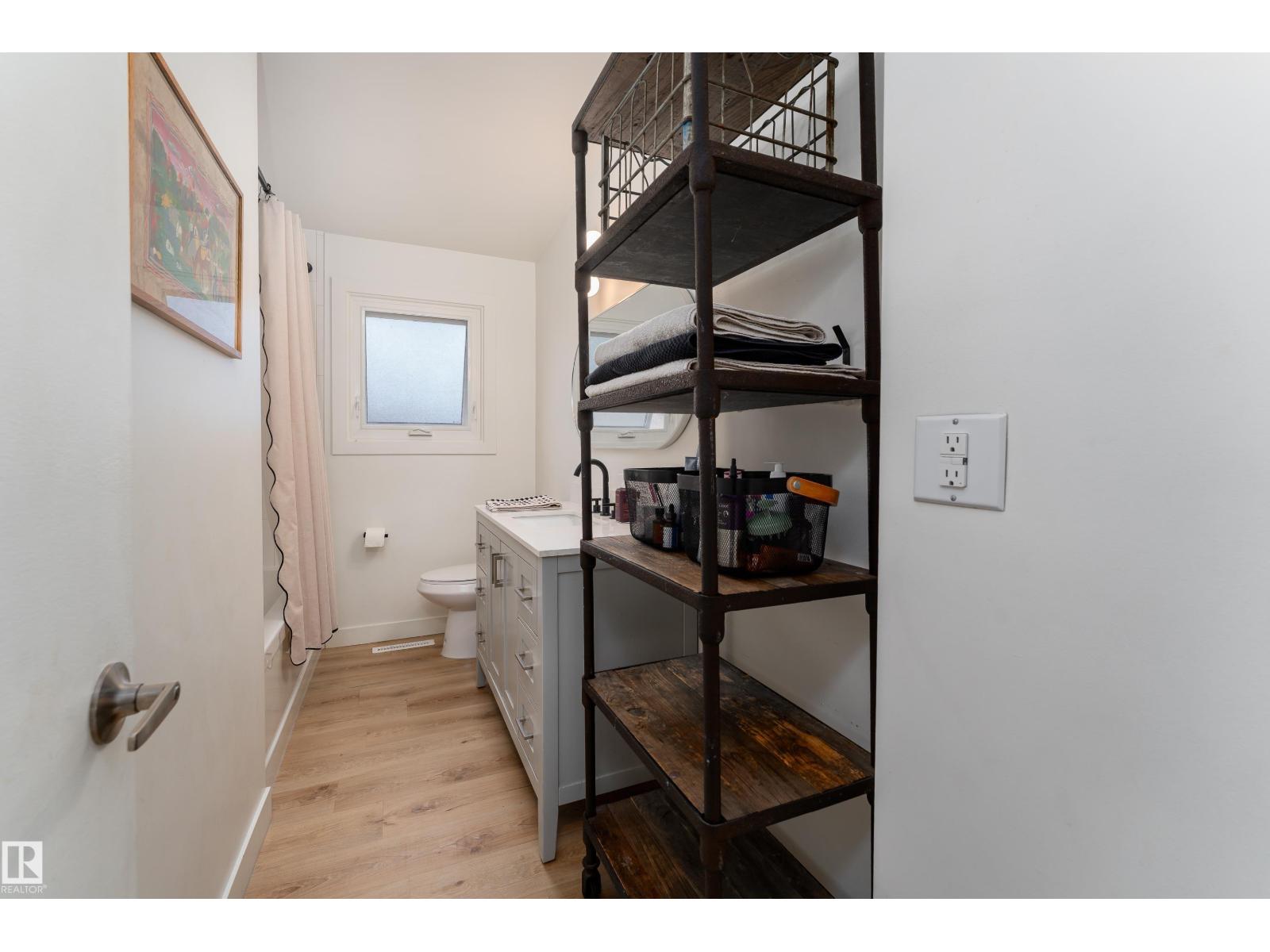 7107 87 AV NW — photo 20