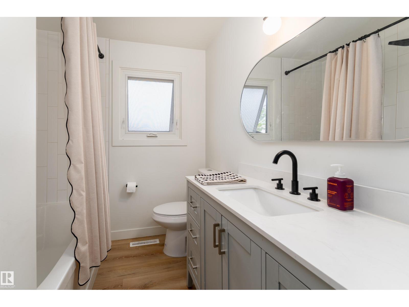 7107 87 AV NW — photo 21
