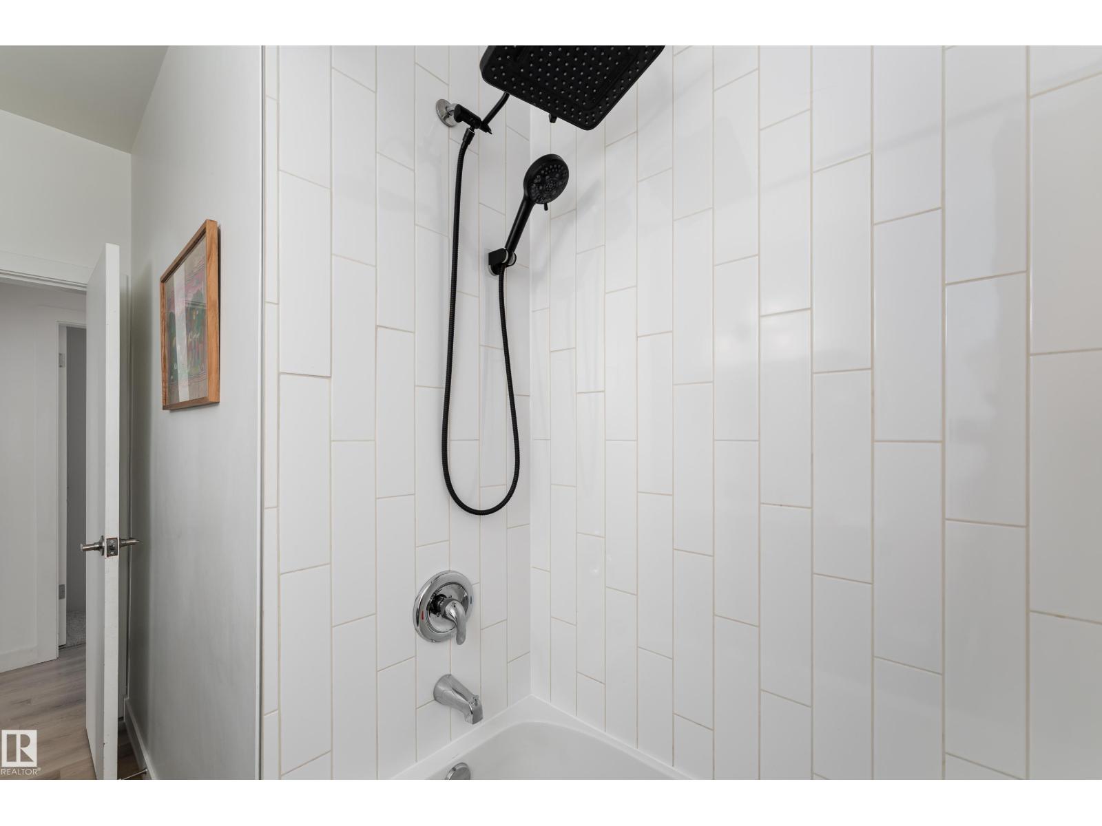 7107 87 AV NW — photo 22