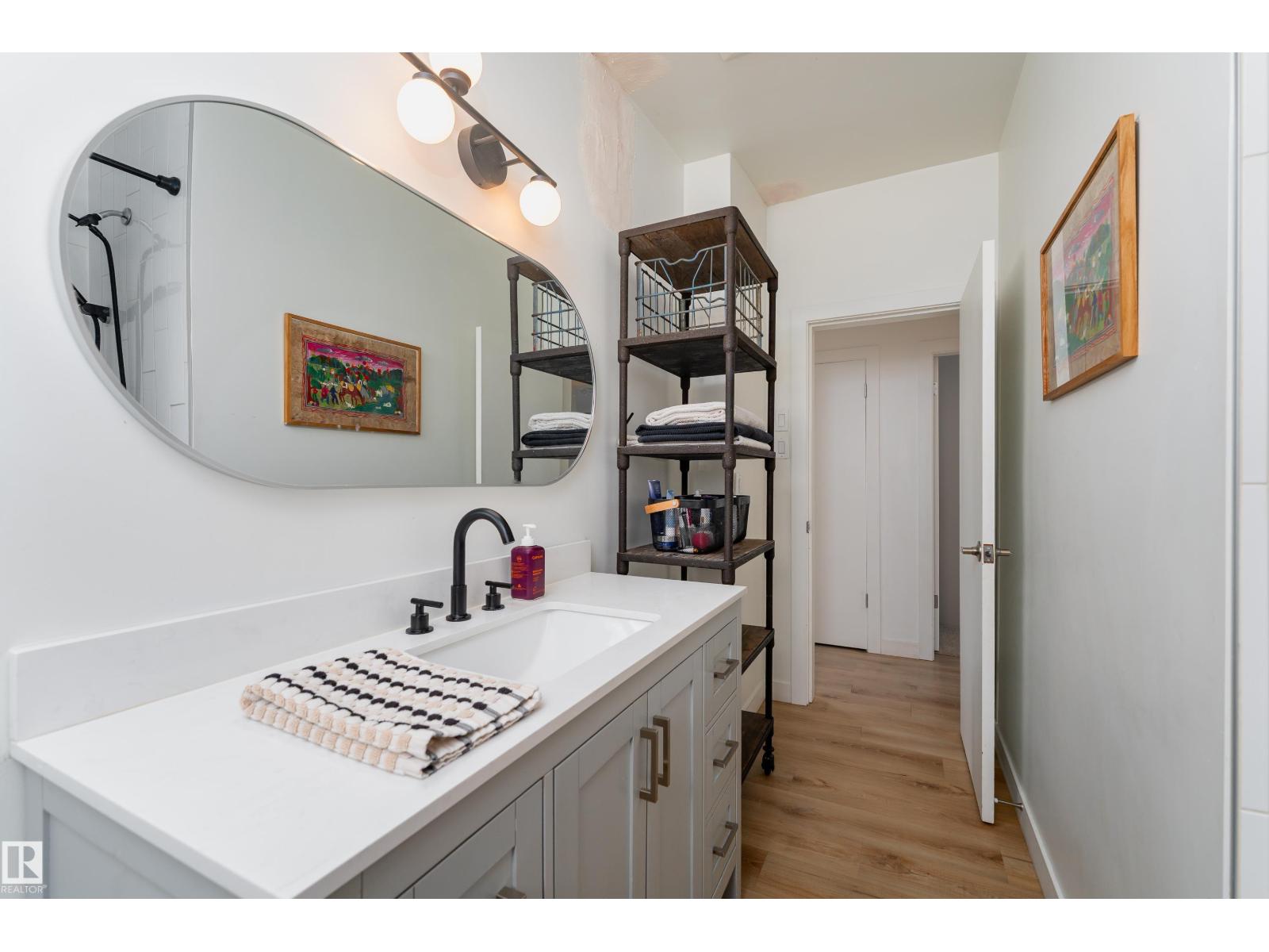 7107 87 AV NW — photo 23