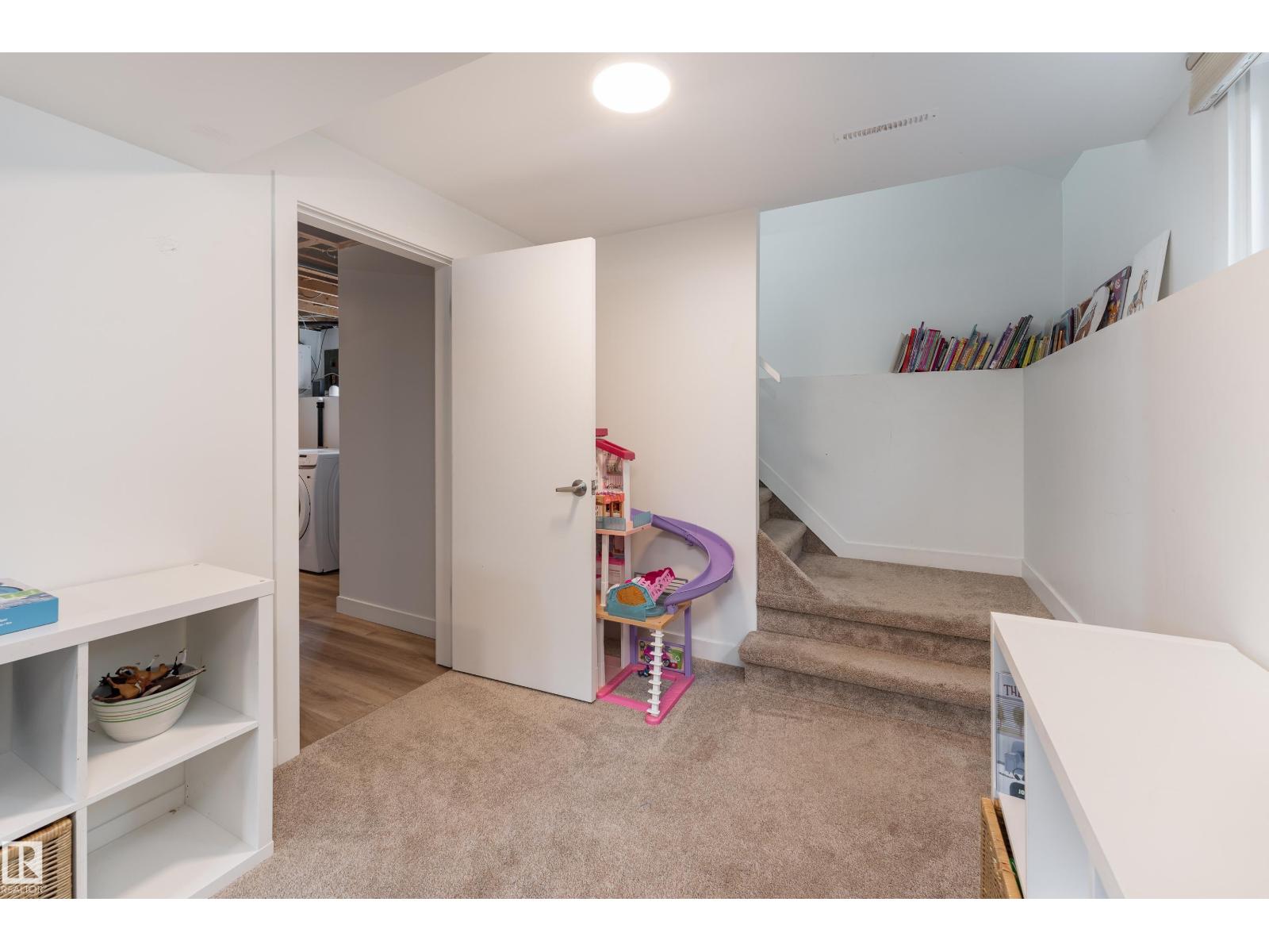 7107 87 AV NW — photo 24