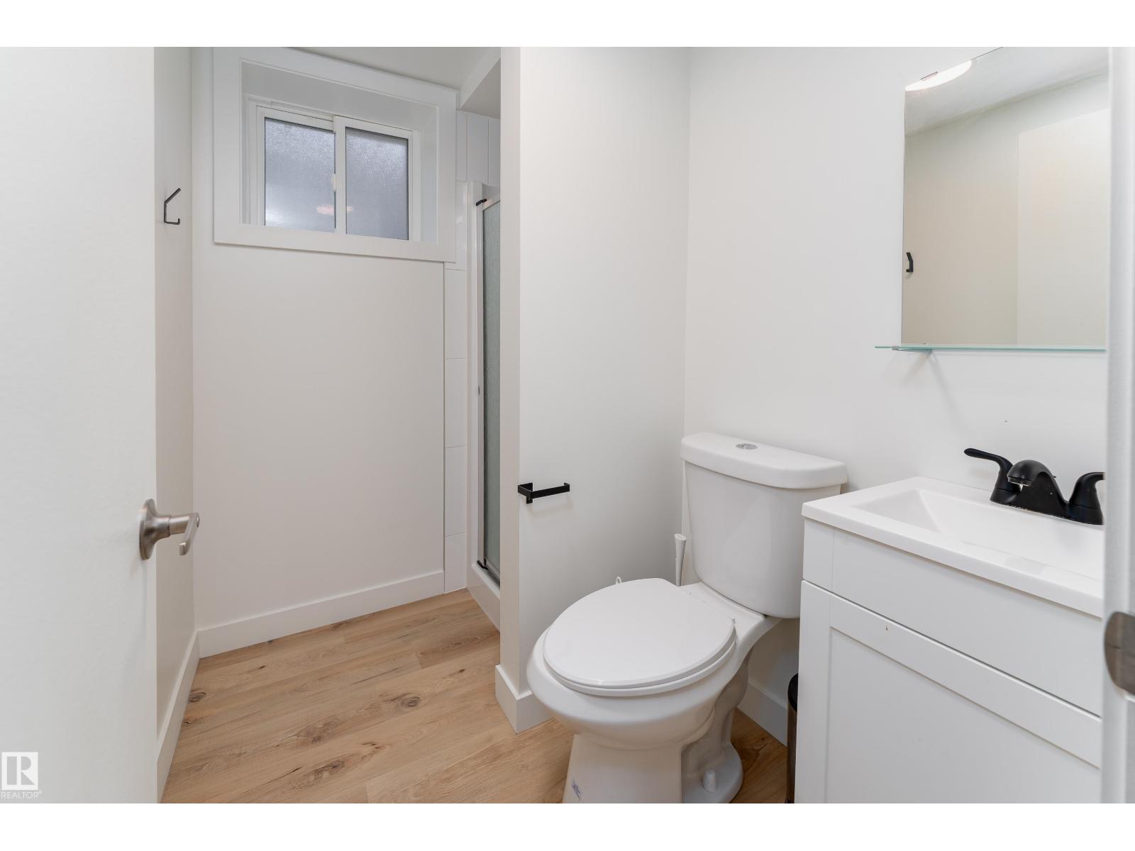 7107 87 AV NW — photo 34