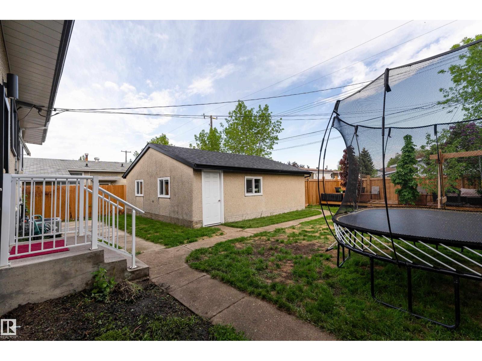 7107 87 AV NW — photo 42