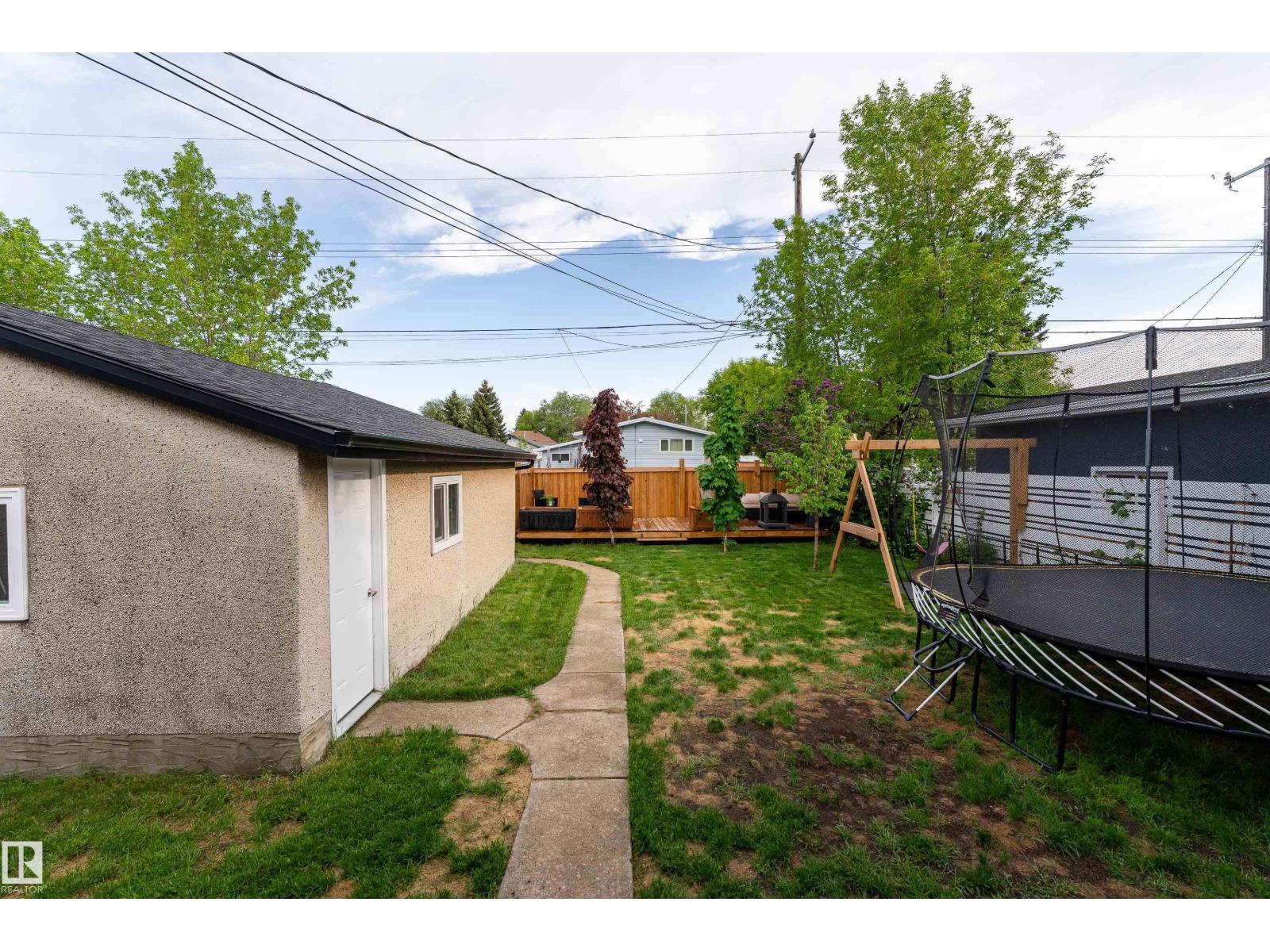 7107 87 AV NW — photo 45