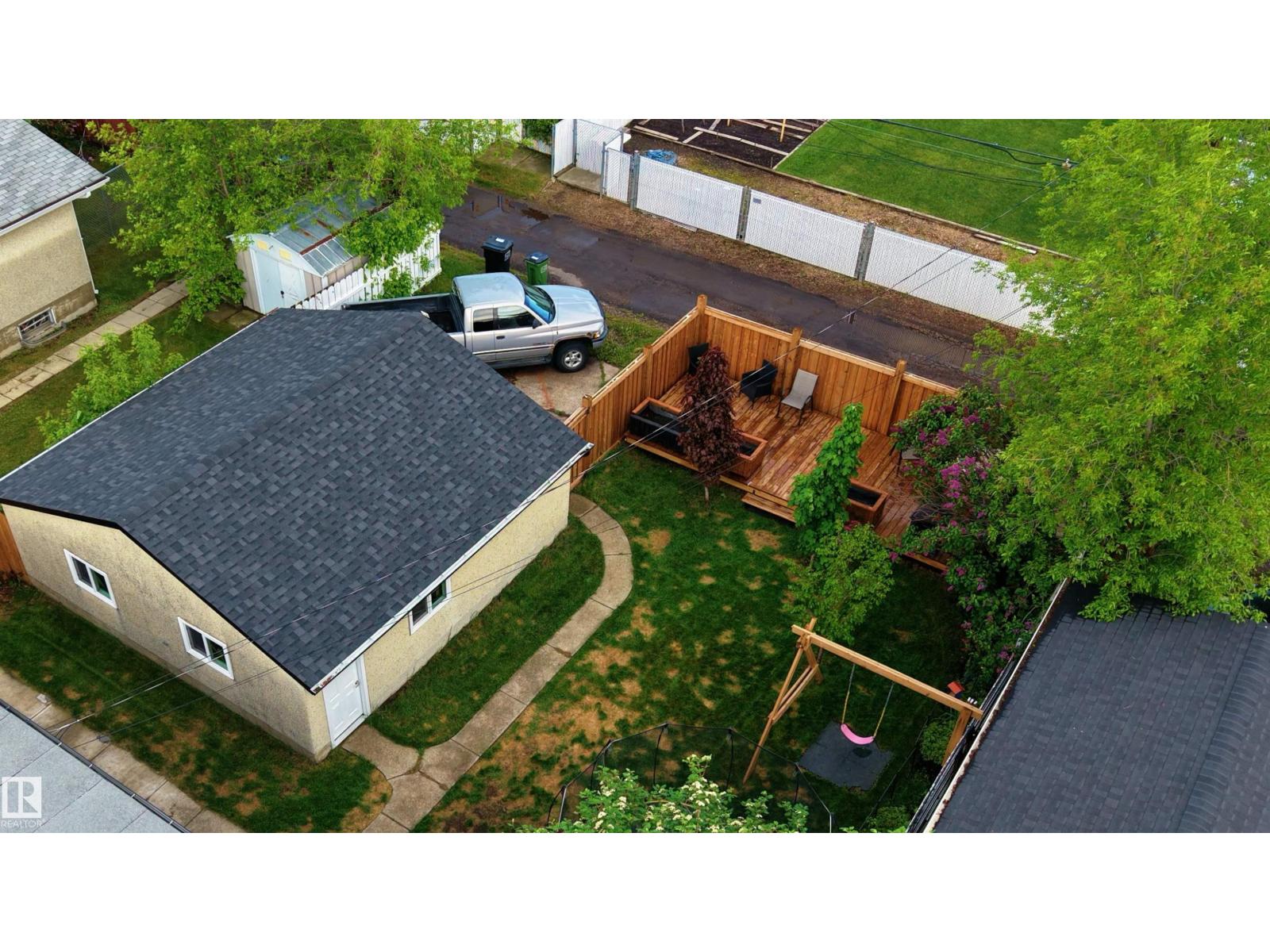 7107 87 AV NW — photo 53