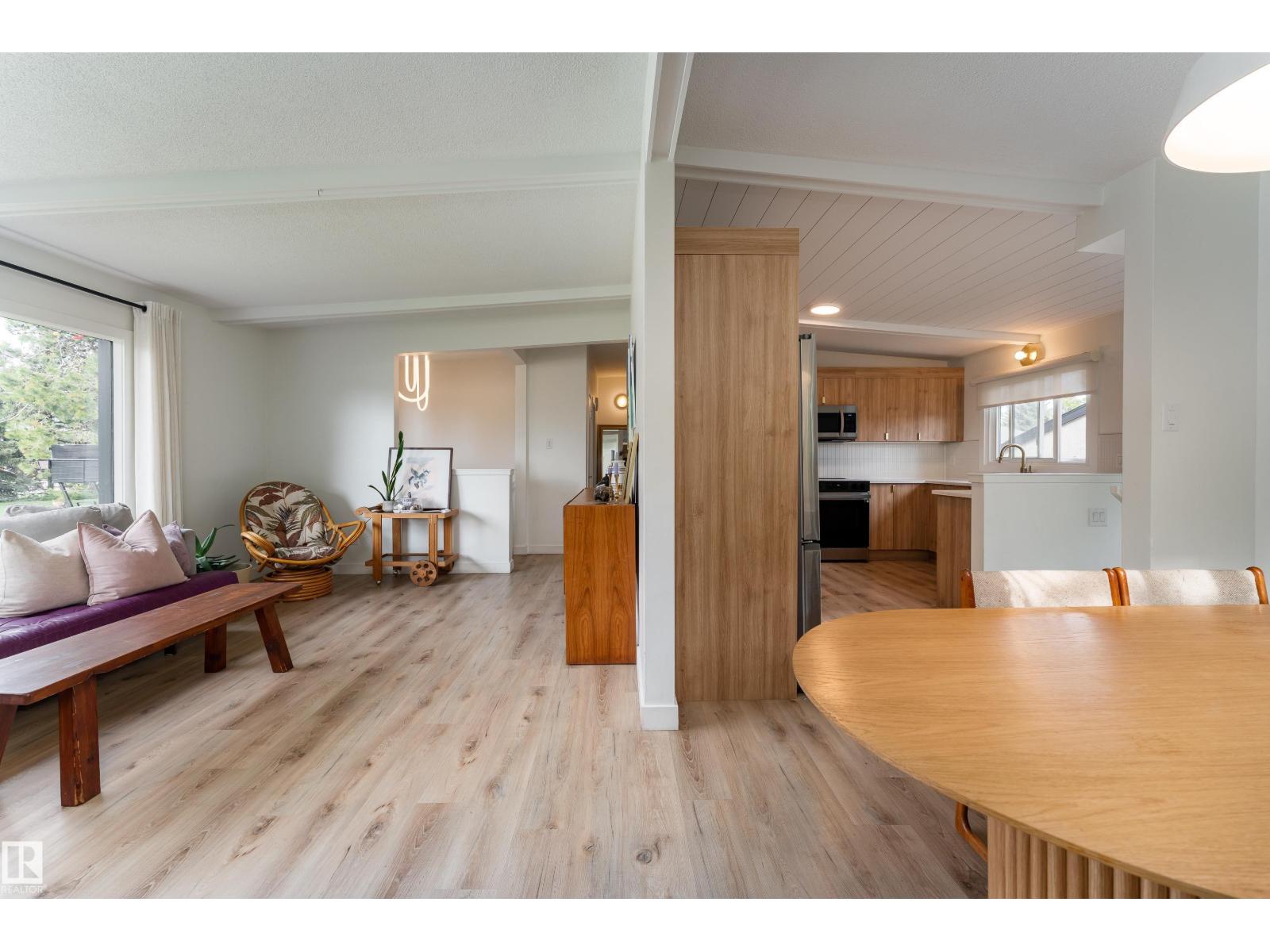 7107 87 AV NW — photo 7
