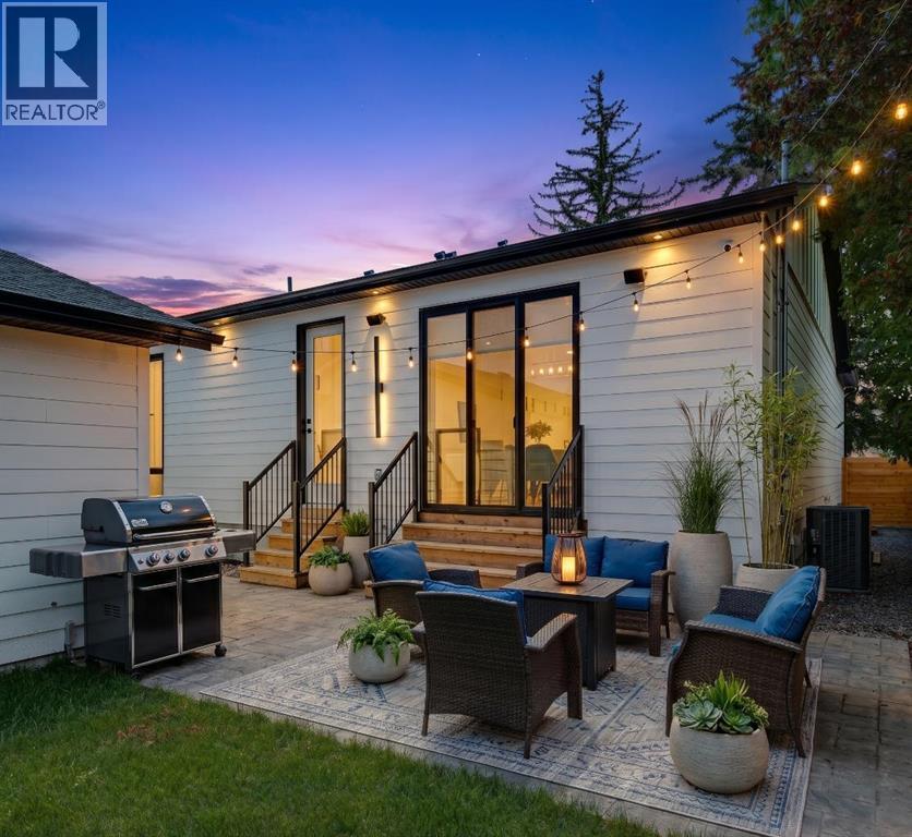 3004 Hampton Crescent SW — photo 41